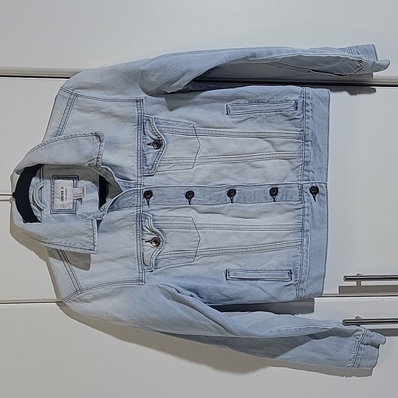 Forever 21 Women’s Jean Jacket - Picture 1 of 7
